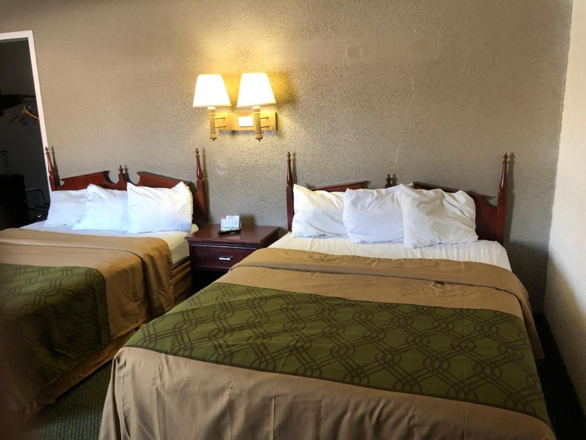 Econo Lodge Wisconsin Rapids Eksteriør bilde
