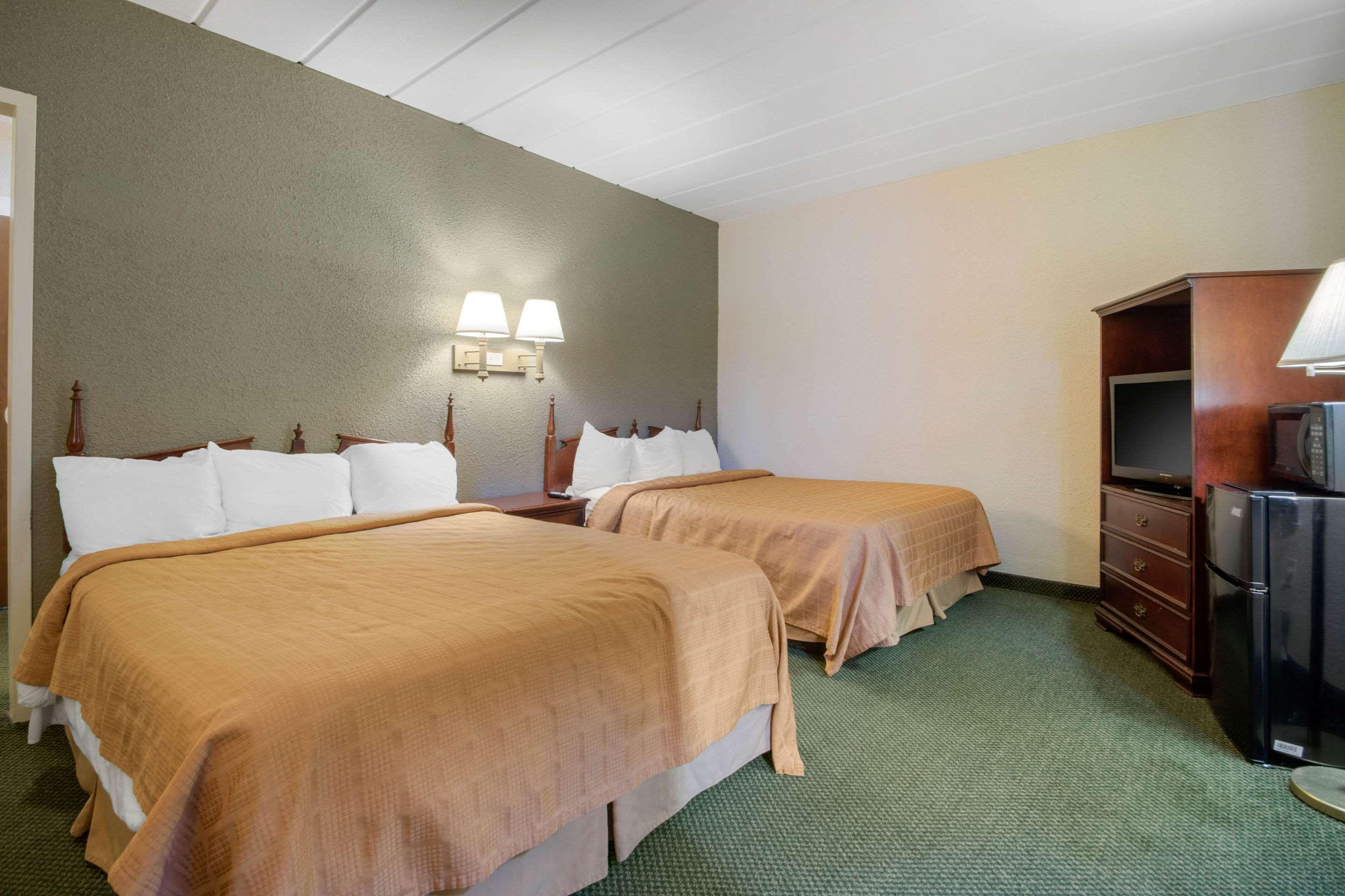 Econo Lodge Wisconsin Rapids Eksteriør bilde