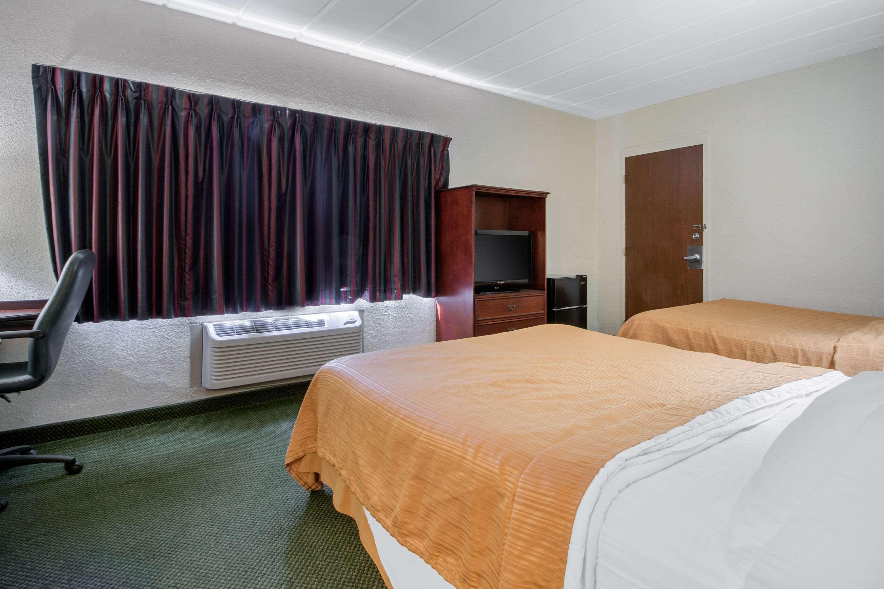 Econo Lodge Wisconsin Rapids Eksteriør bilde