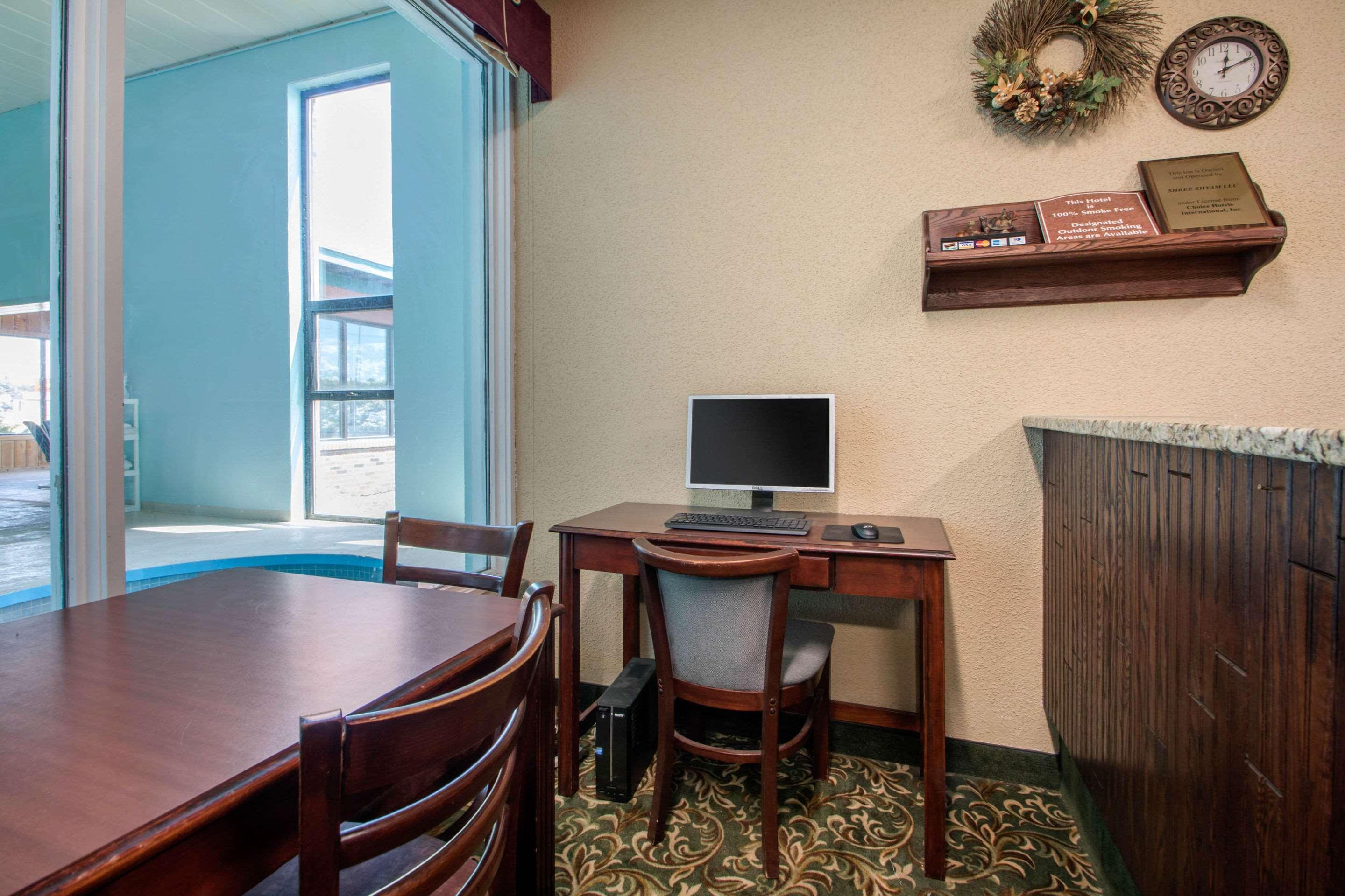 Econo Lodge Wisconsin Rapids Eksteriør bilde