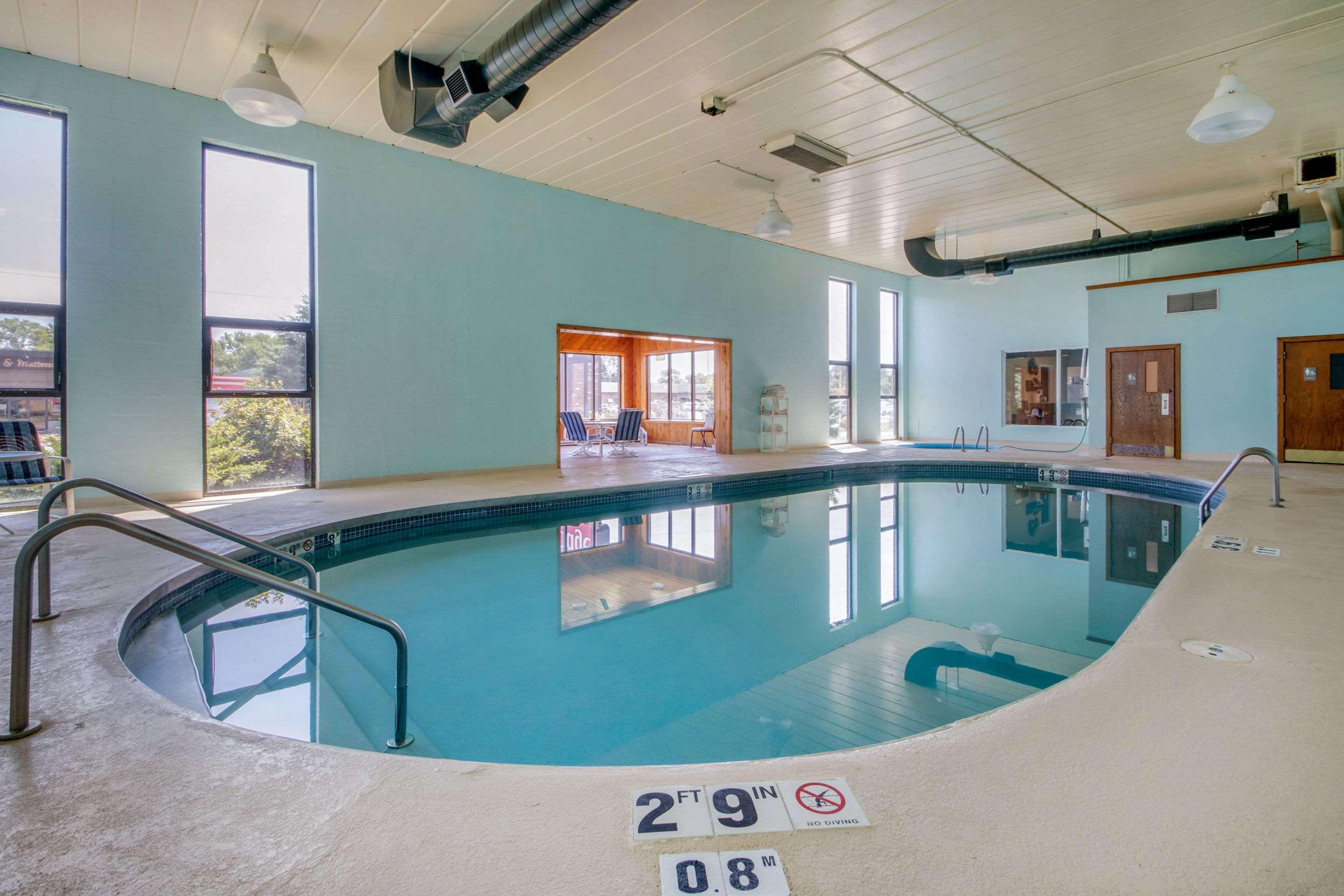 Econo Lodge Wisconsin Rapids Eksteriør bilde