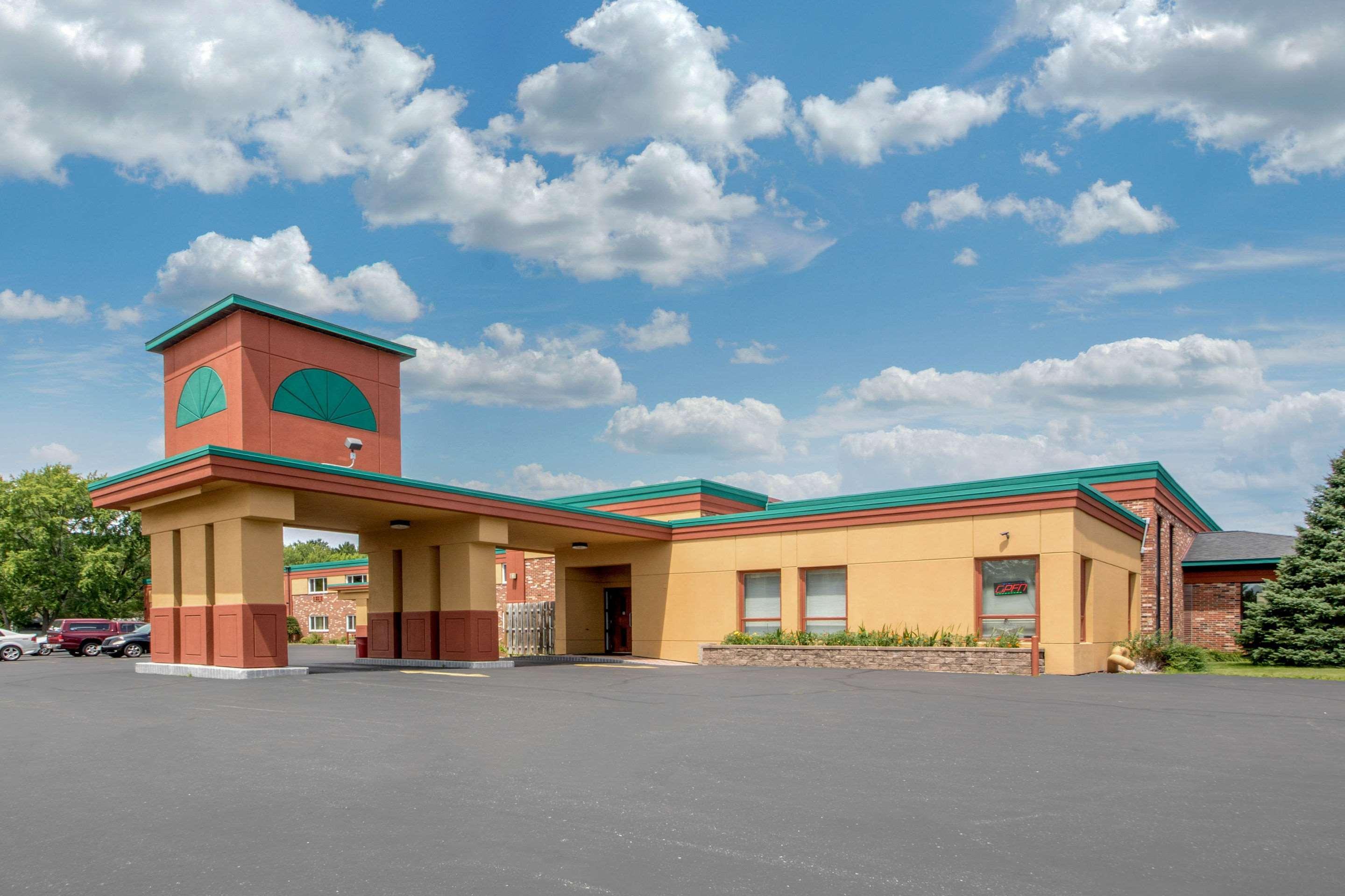 Econo Lodge Wisconsin Rapids Eksteriør bilde