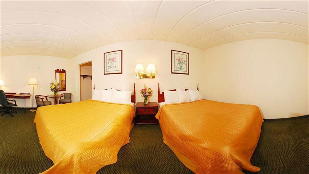 Econo Lodge Wisconsin Rapids Eksteriør bilde