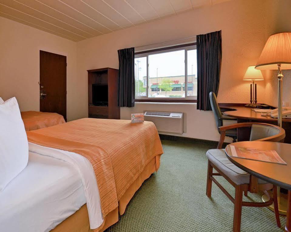Econo Lodge Wisconsin Rapids Eksteriør bilde